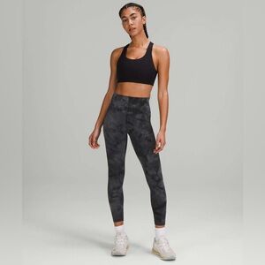 Lululemon Wunder Train High-Rise Tight 25"
Diamond Dye Graphite Grey size 8